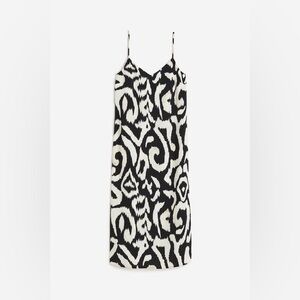 H&M Monochrome Crêped Slip Abstract Dress